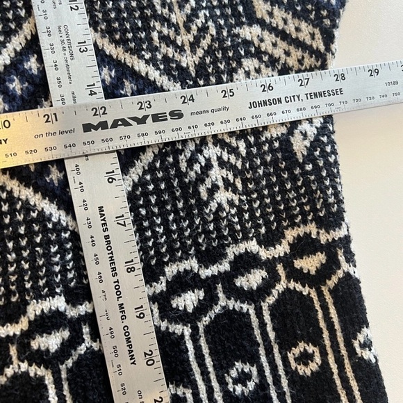 American Eagle Outfitters Black and White Poncho - Picture 9 of 10